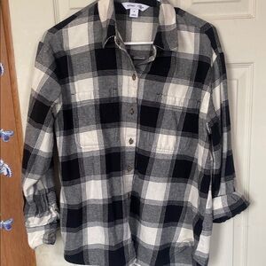 Old Navy Black & White Plaid Button-Up Shirt